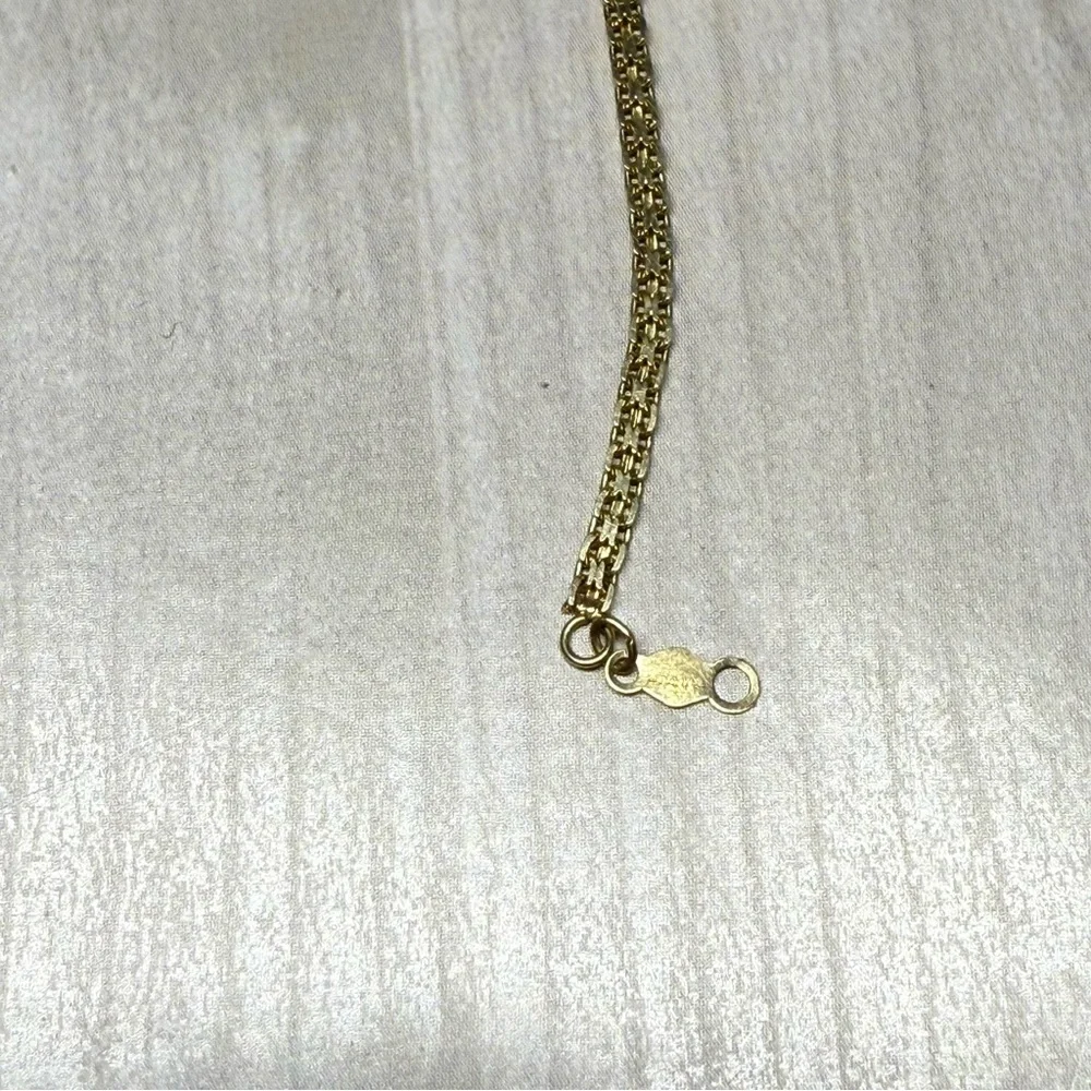 14k Yellow Gold With Beautiful Amethyst & Diamonds Bracelet.